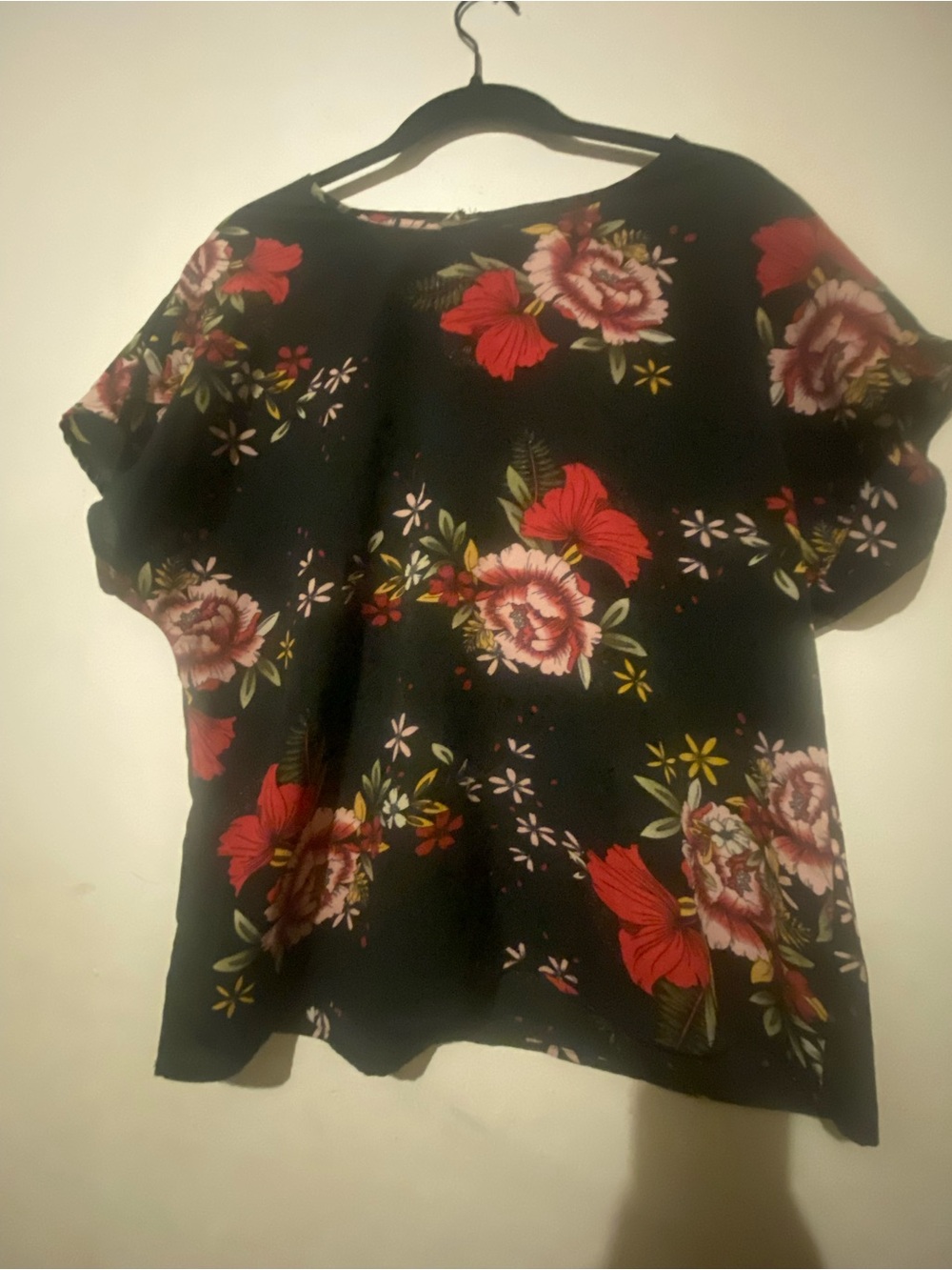 SHEIN Black Short Sleeve Tee with Red and Pink Floral Design